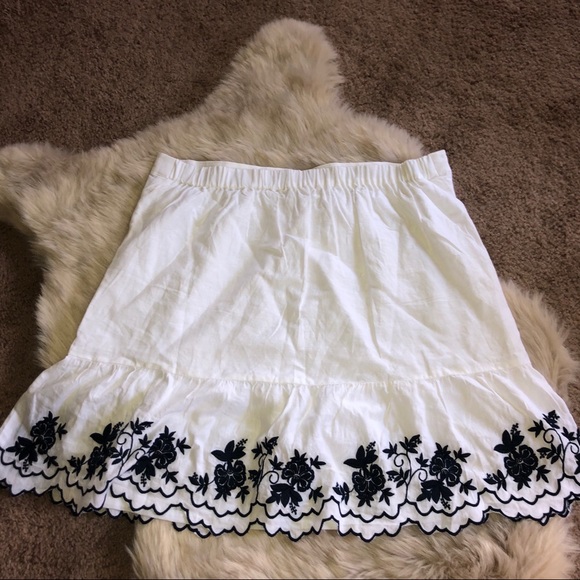☀️NWT J. Crew Embroidered Mini-Skirt☀️ - Picture 4 of 5
